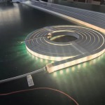 Flexible linear wall washer light